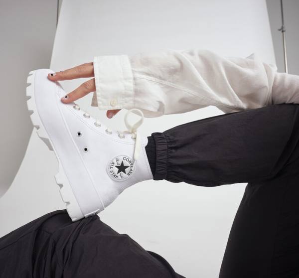 Converse Chuck Taylor All Star Lugged Leather High Tops Shoes White / Black / White | CV-072ZJL